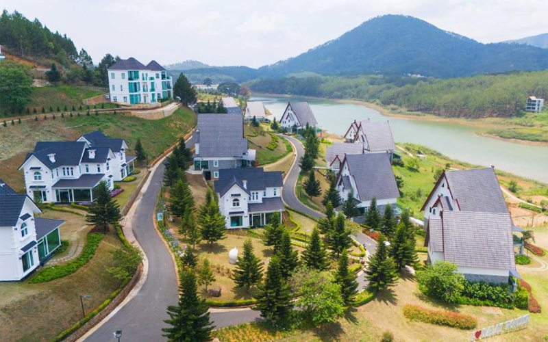 Thi Công Resort Tại Đà Lạt: Những Điểm Cần Đặc Biệt Lưu Ý