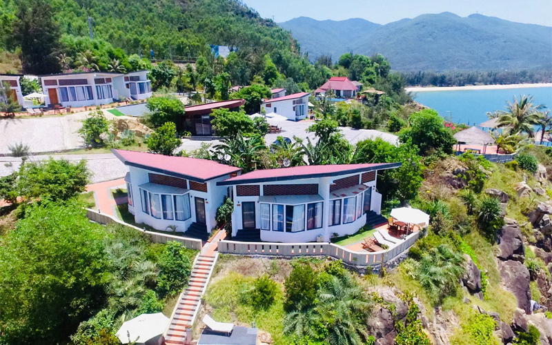Thi công resort ven đồi